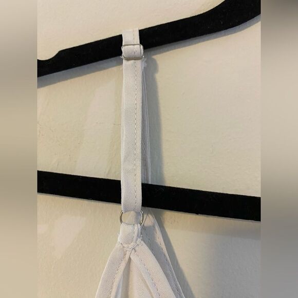 White Sleeveless Camisole Top - Picture 3 of 8